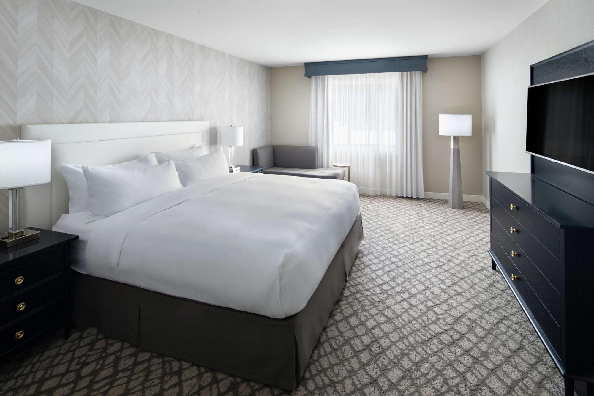 Doubletree Suites By Hilton Charlotte/Southpark Exterior photo