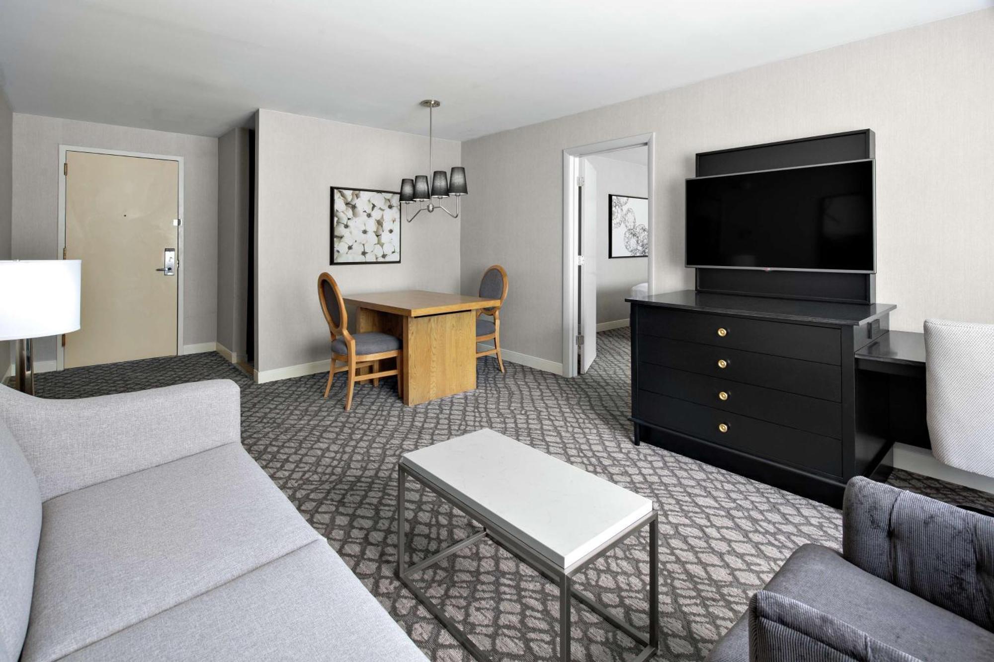 Doubletree Suites By Hilton Charlotte/Southpark Exterior photo