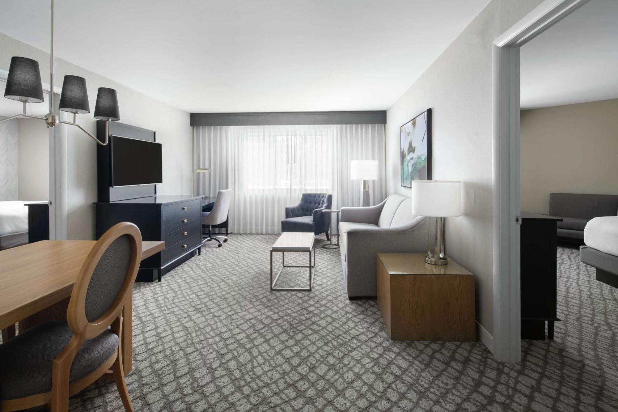 Doubletree Suites By Hilton Charlotte/Southpark Exterior photo