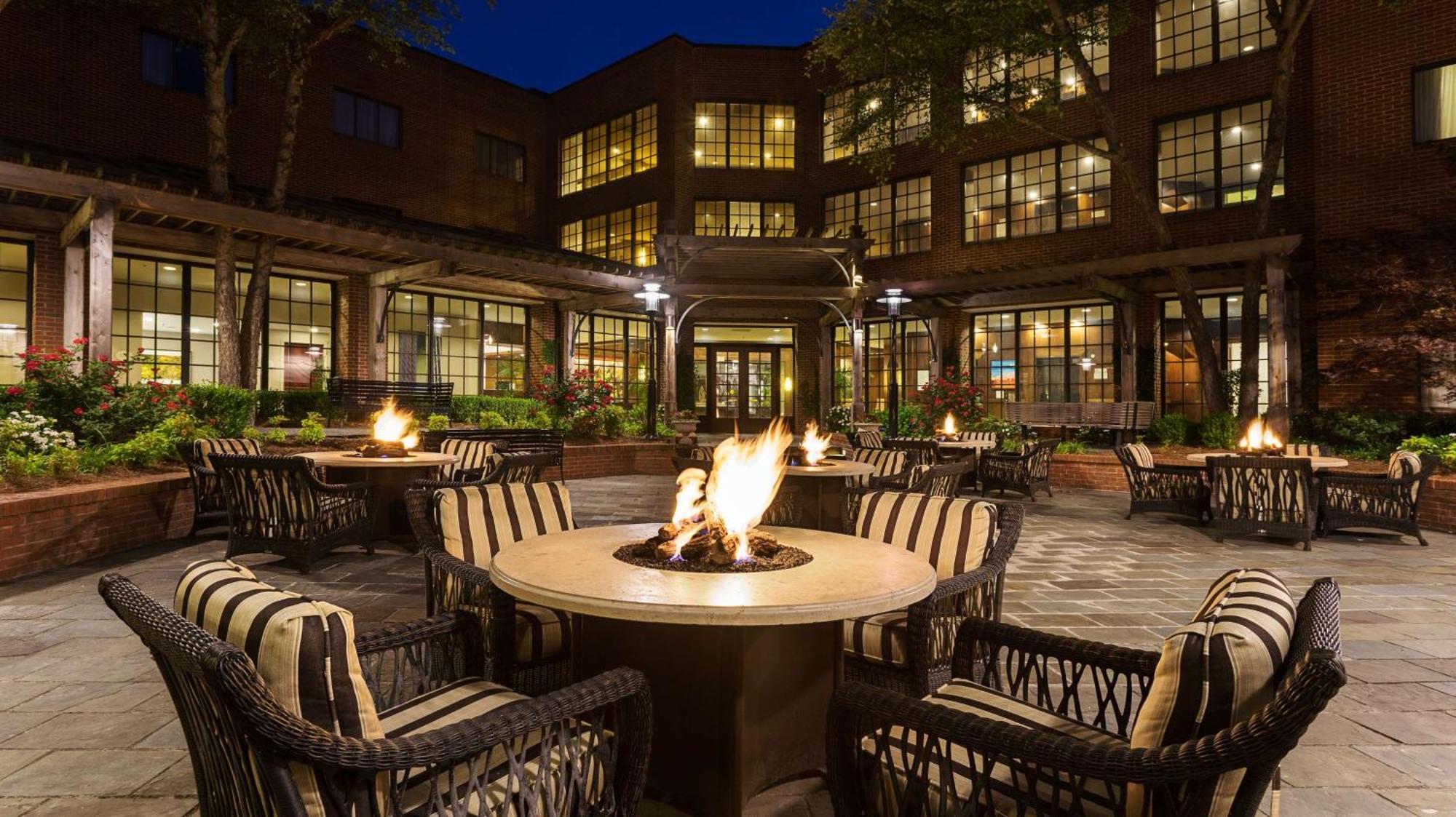 Doubletree Suites By Hilton Charlotte/Southpark Exterior photo