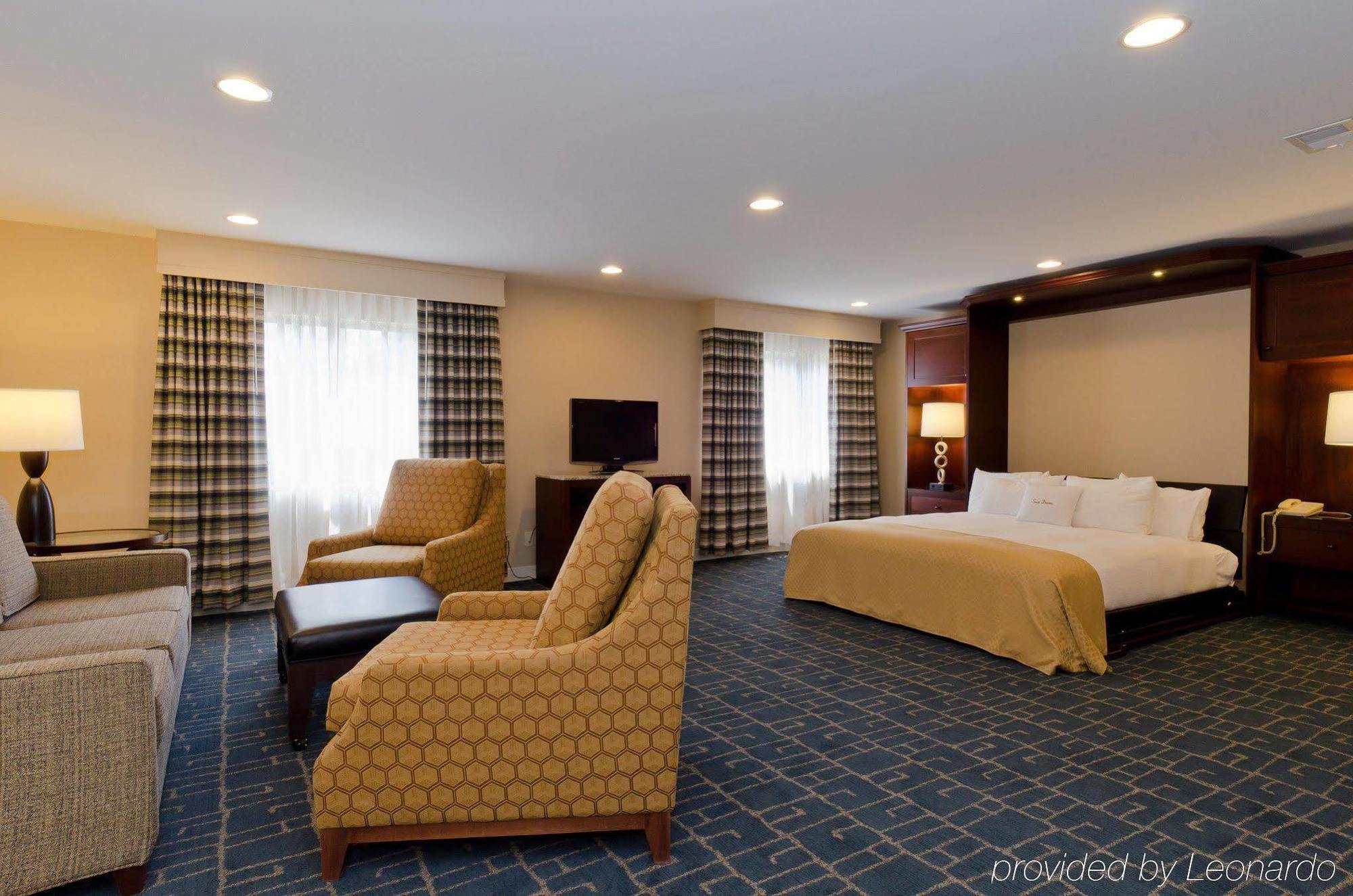 Doubletree Suites By Hilton Charlotte/Southpark Exterior photo