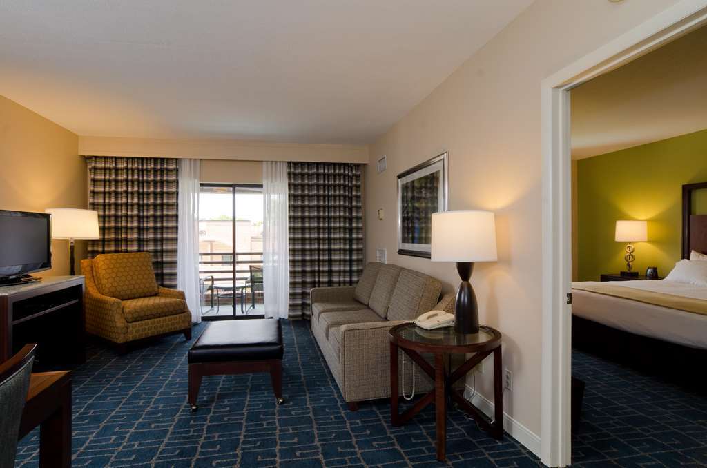 Doubletree Suites By Hilton Charlotte/Southpark Room photo